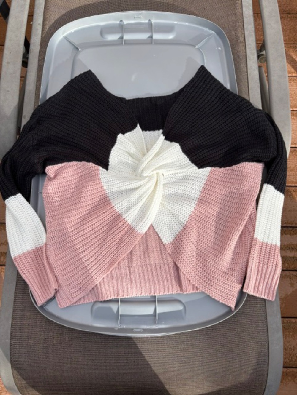 Full Circle Trends Tricolor Fromt Twist Knot Acrylic Sweater juniors/teen size L